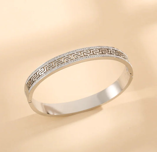 Retro Elegance – Gold-Plated Luxury Bracelet in Vintage Style