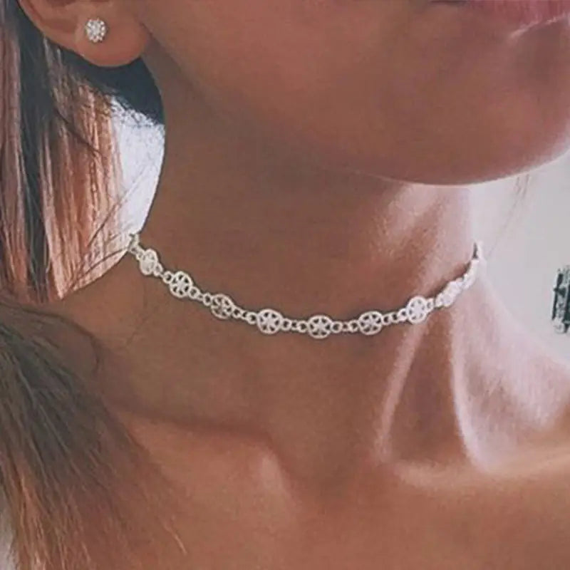 Elegant Hexagon Necklace Made of Alloy – Trendy Shine for Everyday Wear