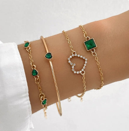 Heart Sparkle – 5-Piece Bracelet Set with Delicate Details