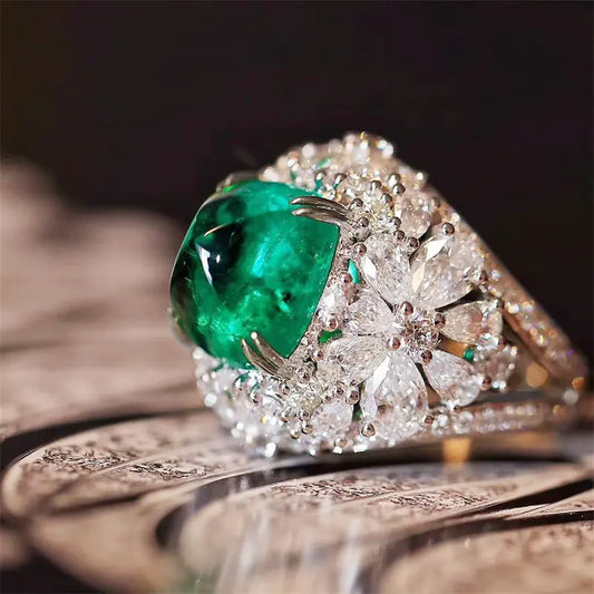 Elegant Emerald Cocktail Ring – Where Glamour Meets Minimalism