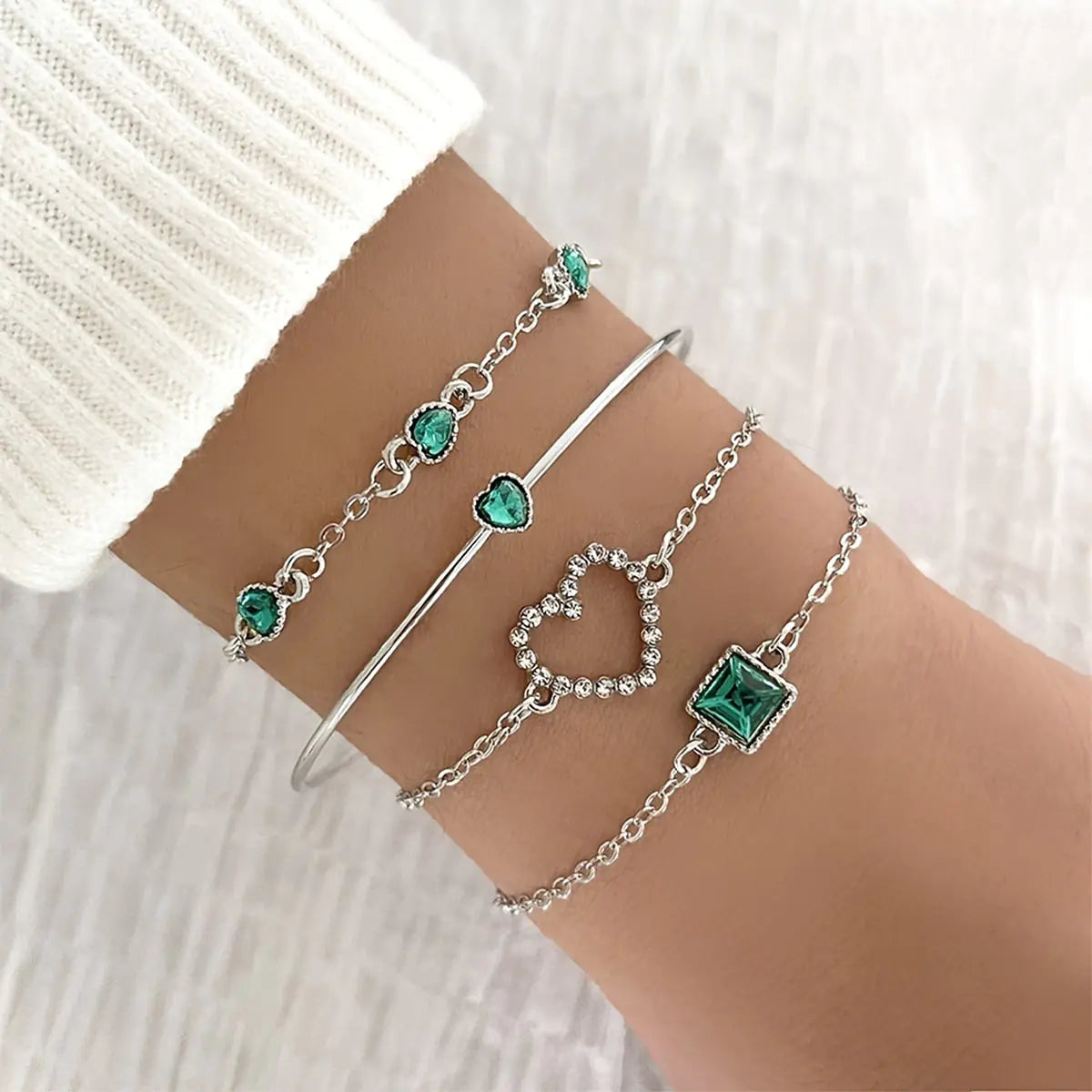 Heart Sparkle – 5-Piece Bracelet Set with Delicate Details