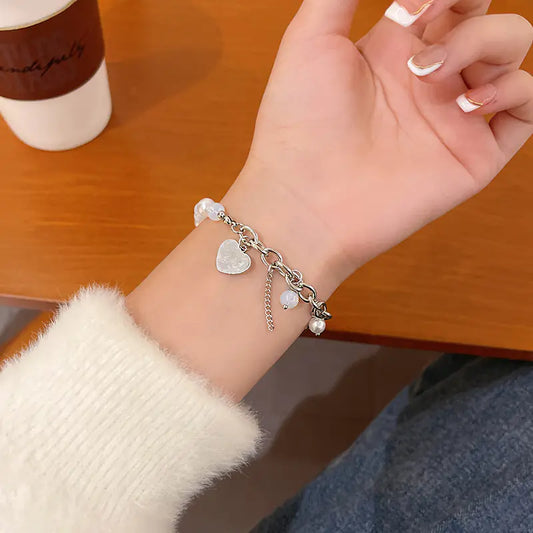 Heart Melody – Romantic Bracelet with Pearls and Love Charms