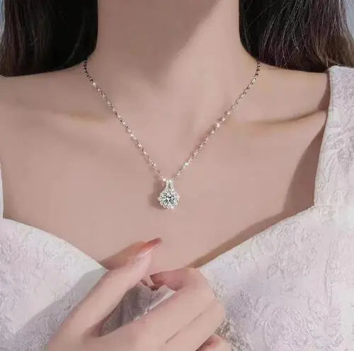 925 Silver Sunflower Necklace with Moissanite – Radiant Elegance for Any Occasion  Alternatif sade versiyon: Moissanite Sunflower Pendant Necklace – 925 Sterling Silver Shine