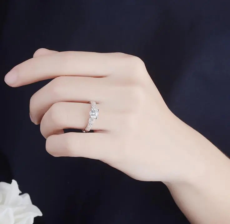 Modern Geometric Ring with Sparkling Zirconia – Stylish & Elegant