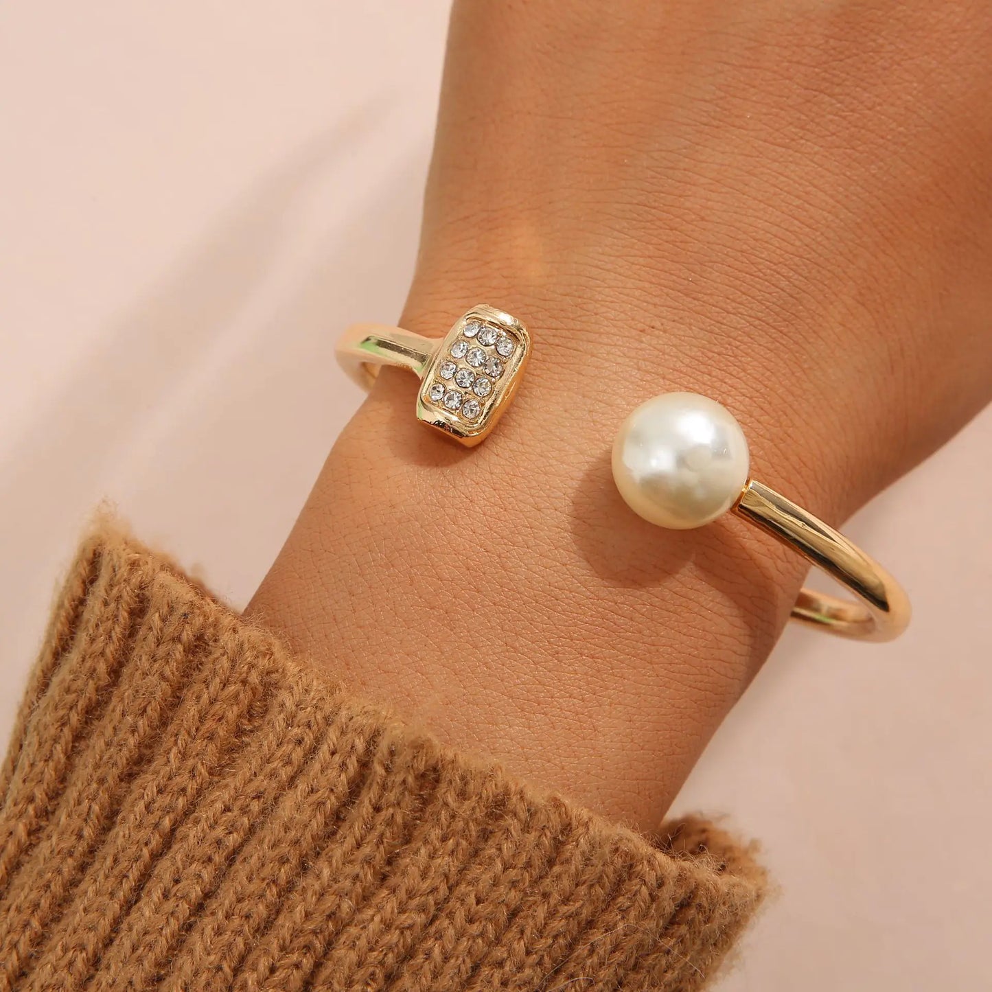 Pearl Elegance – Minimalist Pearl Bracelet for Women