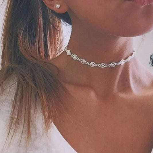 Elegant Hexagon Necklace Made of Alloy – Trendy Shine for Everyday Wear