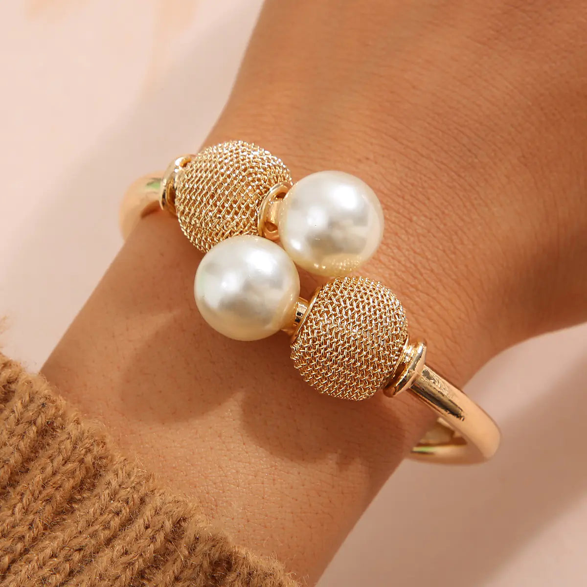 Pearl Elegance – Minimalist Pearl Bracelet for Women